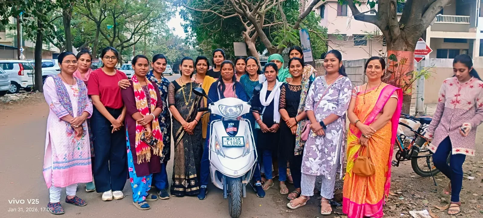 महिलांसाठी आत्मविश्वासपूर्ण दुचाकी प्रशिक्षण